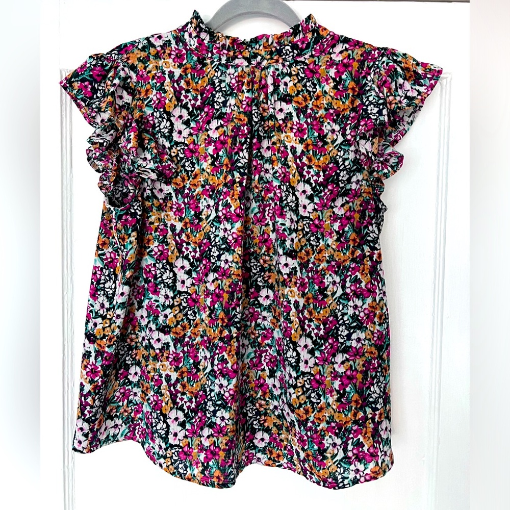 Flutter sleeve floral top